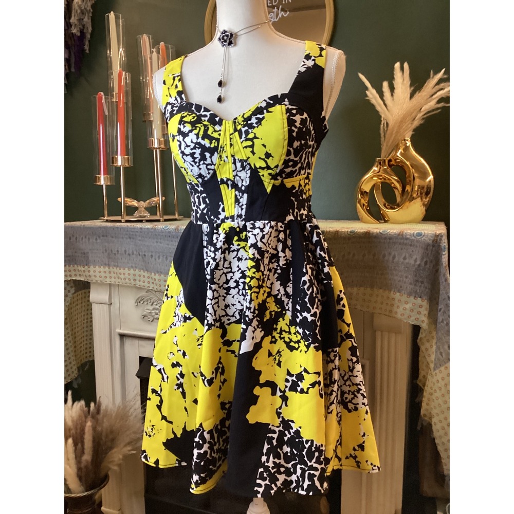 XOXO Yellow Black Floral Open Back Fit and Flare Dress 6449PDA5 Size 3/4